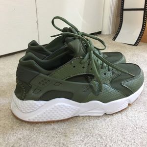 COPY - NIKE AIR HUARACHES